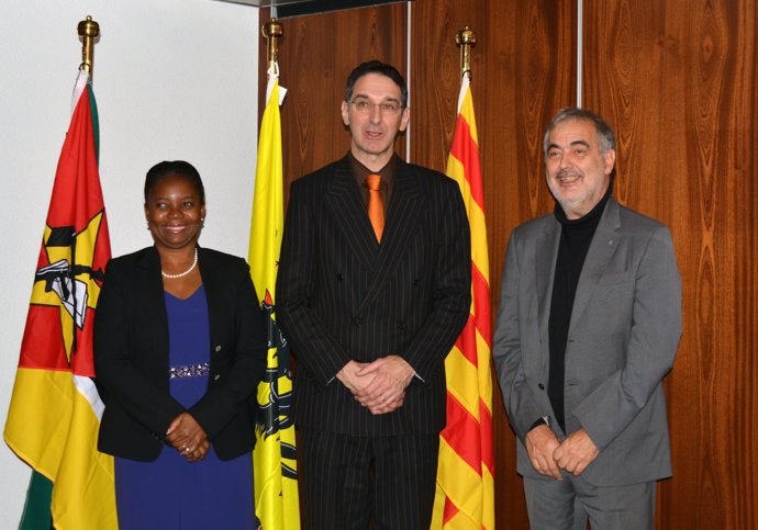 Firma del acuerdo entre Catalunya y Flandes para actuar en Mozambique