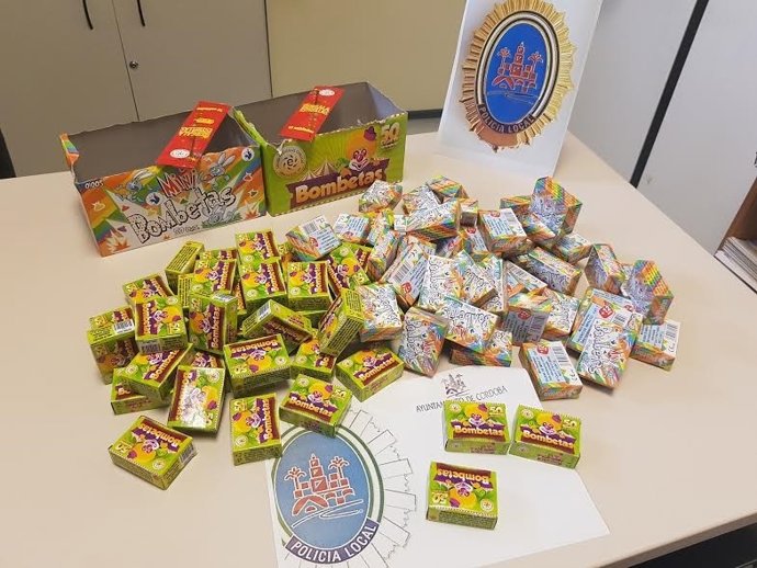 Productos pirotécnicos intervenidos por los agentes