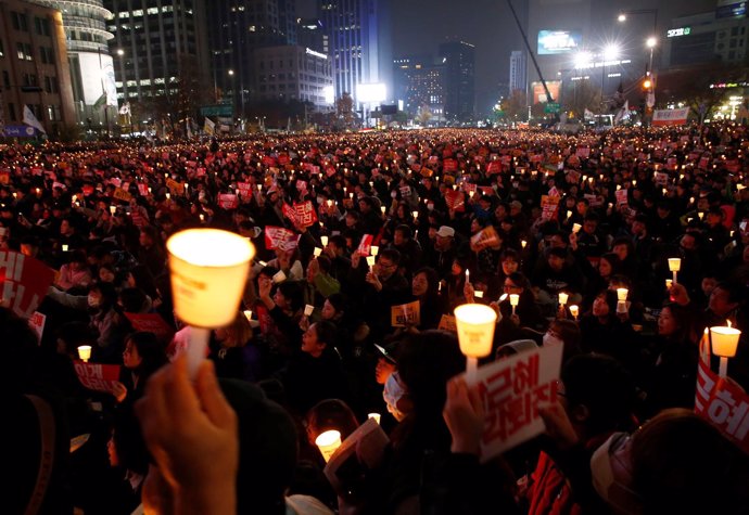 Manifestación contra Park Geun Hye en Seúl