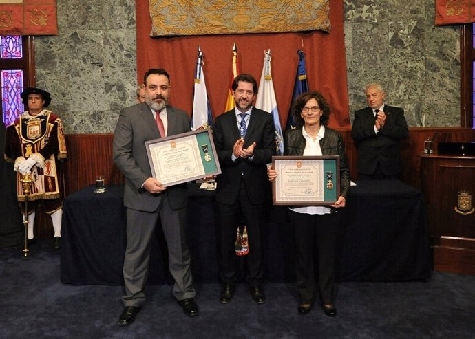 Entrega de la Medalla de Oro