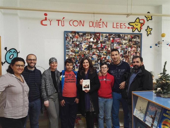 Visita de la delegada de Educación de la Junta a Baños de la Encina (Jaén)