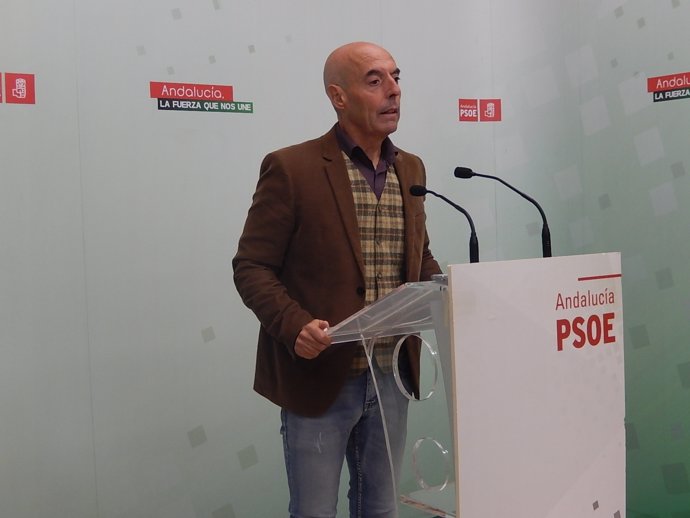 Antonio Hurtado en la sede del PSOE
