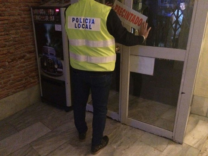 Local precintado en Sevilla