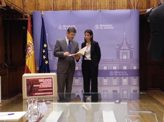 El ministro de Justicia, Rafael Catalá recibe a Anna González