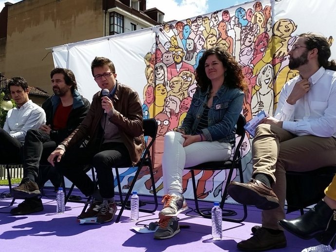 Íñigo Errejón En Asturias Junto A Diputados Regionales 