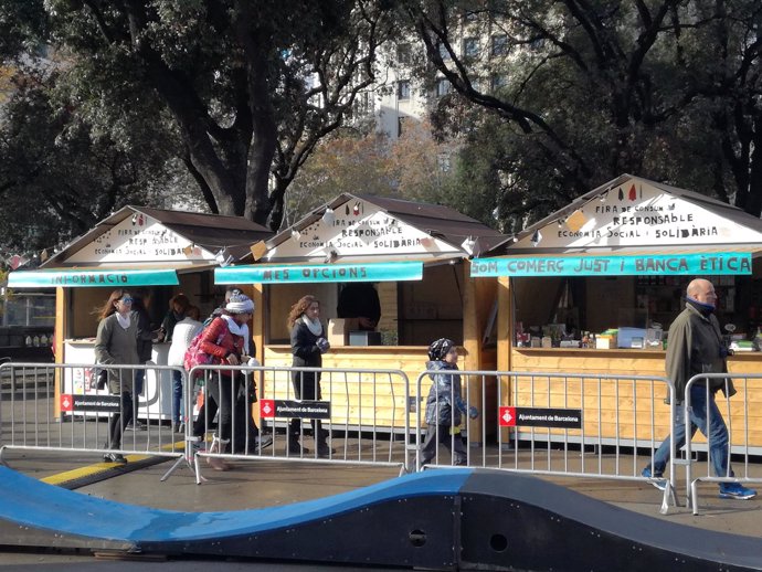 II Feria de Consumo Responsable en la plaza Catalunya de Barcelona