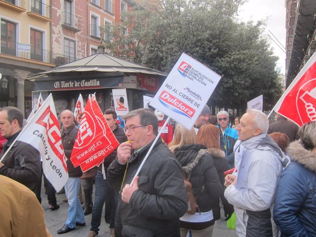 Trabajadores de Dulciora se manifiestan en Valladolid