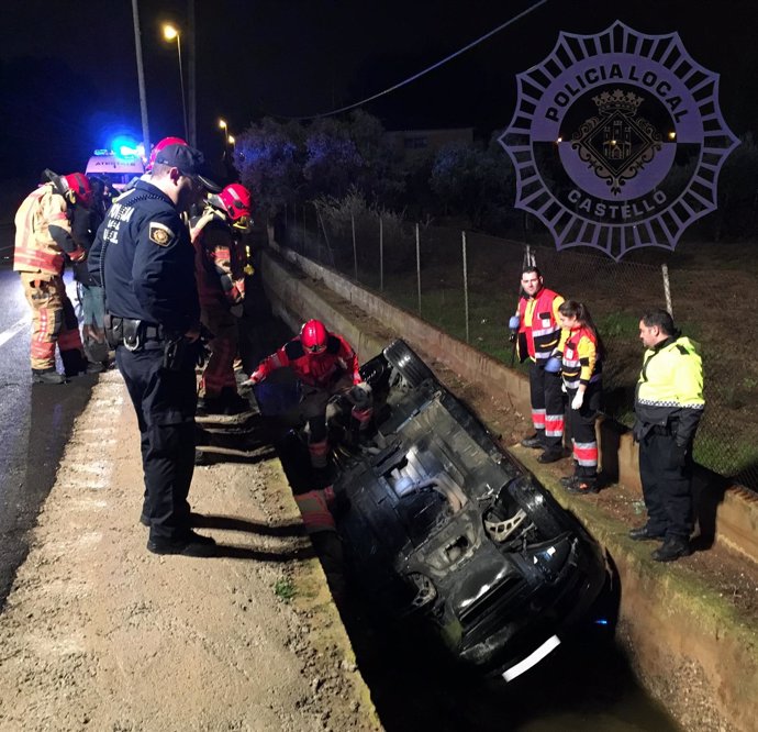 El coche accidentado en el Serradal