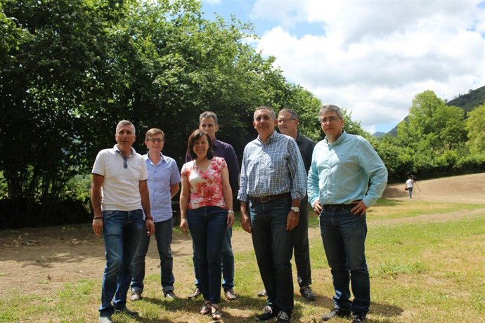 La consejera  María Jesús Álvarez en la reunión de la junta de Redes.
