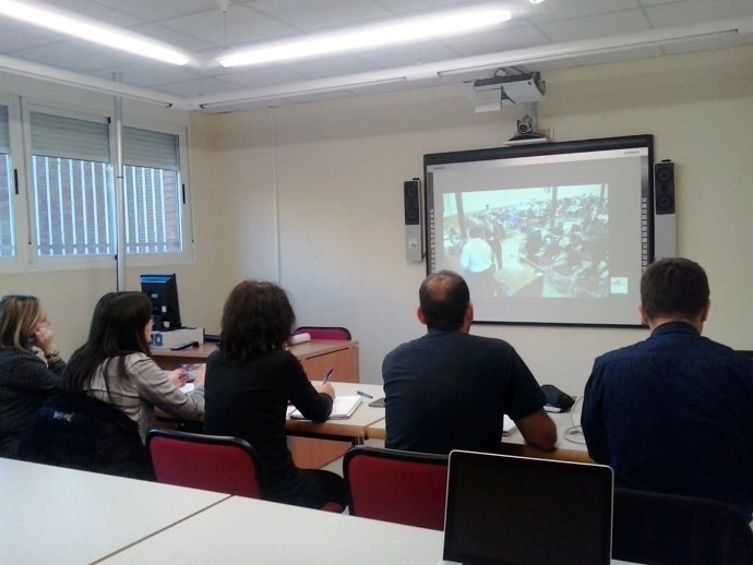 Un grupo de docentes de Teruel reciben formación en streaming