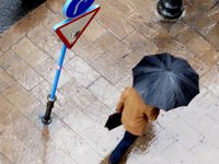 El temporal obliga a suspender las clases en colegios de Orihuela, Dolores y Torrevieja