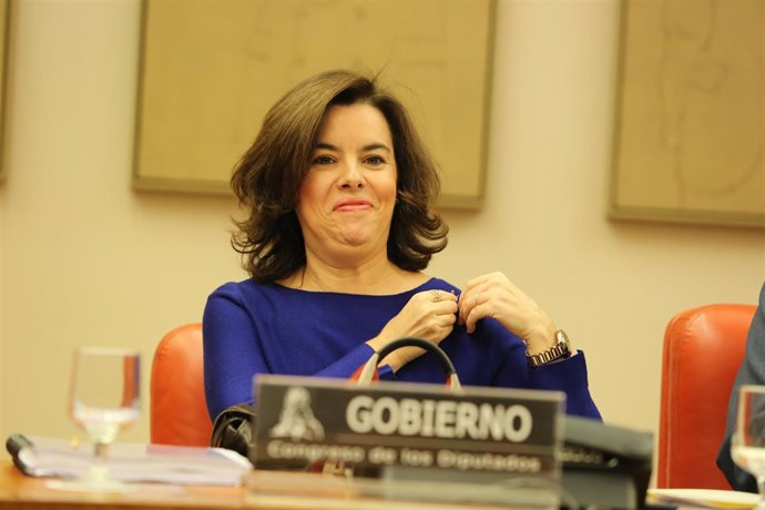 Soraya Sáenz de Santamaría comparece en la Comisión Constitucional del Congreso