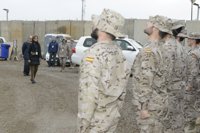 Cospedal anima a los militares españoles en Bagdad a seguir trabajando por la libertad y los Derechos Humanos