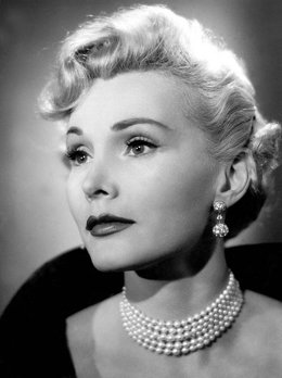 Foto De Estudio De Zsa Zsa Gabor