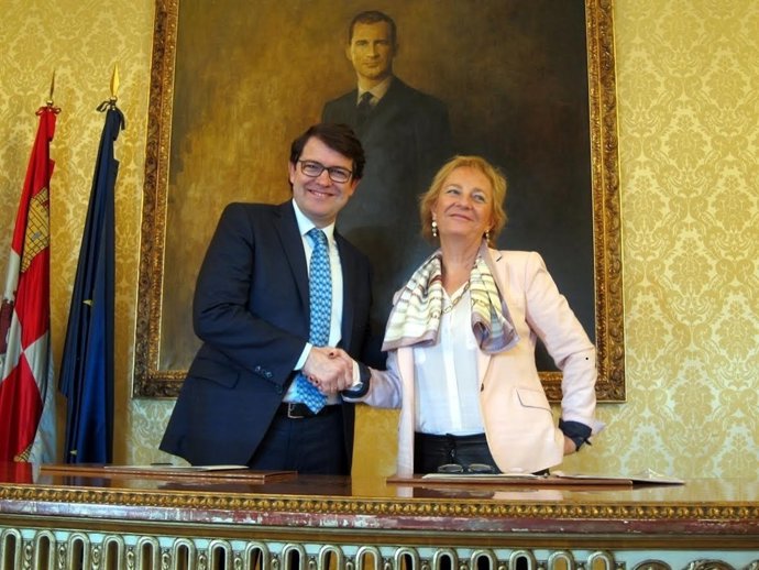  Fernández Mañueco Y Lombardero En La Casa Consistorial