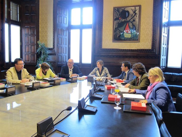 Mesa del Parlament (Archivo)