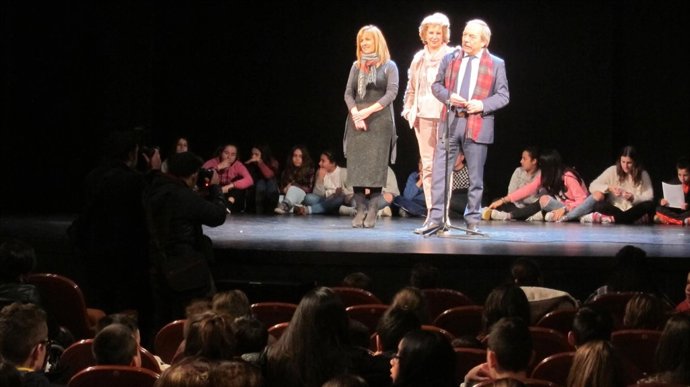 El alcalde de Oviedo en el Filarmónica con escolares