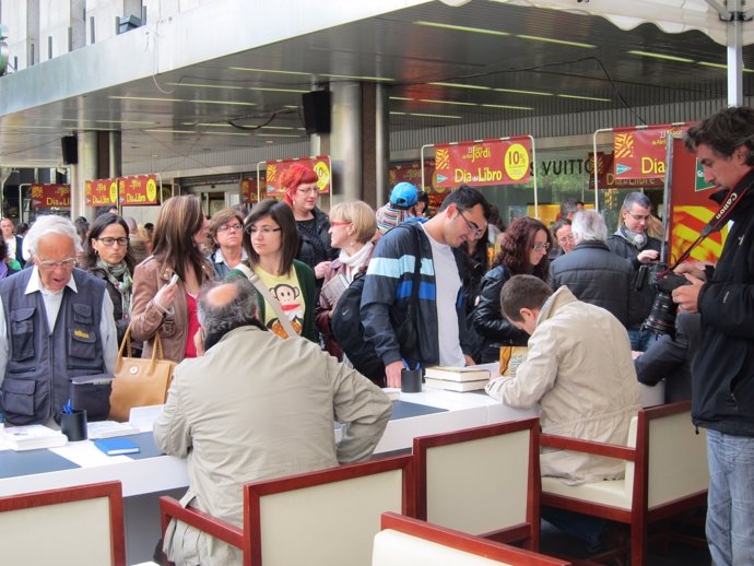 Libros, Libro, Sant Jordi, Parada, Lectores, Escritores, Autores, Diada