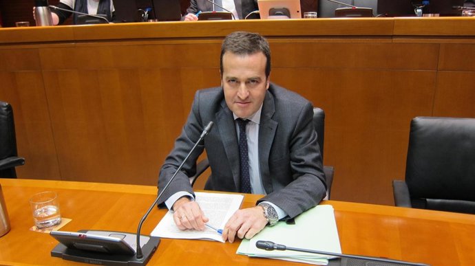 El director general de Presupuestos, Manuel Galochino, hoy en las Cortes