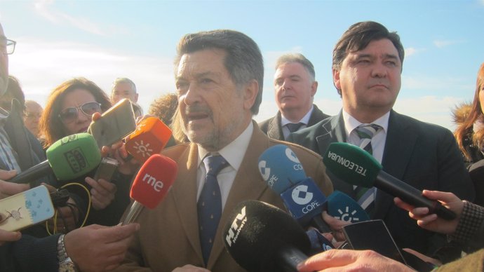 El presidente del puerto de Huelva, Javier Barrero.