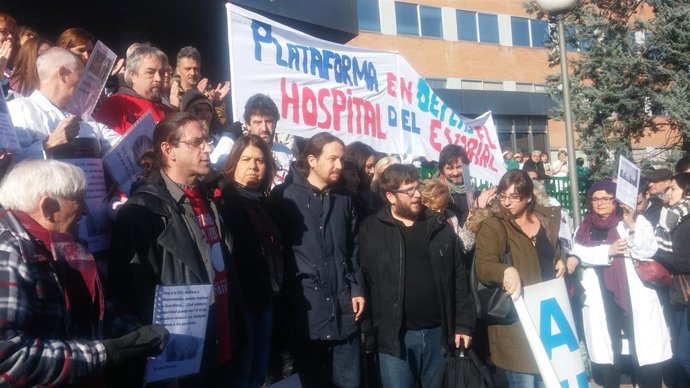 Iglesias en la concentración en al Hospital 12 de Octubre