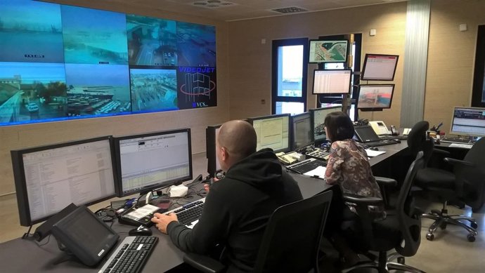 Los puertos de Valencia, Sagunto y Gandia, cerrados por el temporal