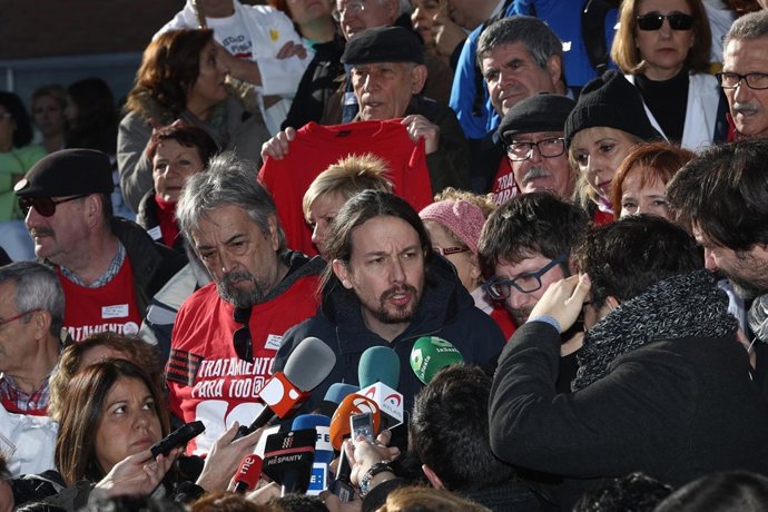 Pablo Iglesias en la concentración por el encierro en el Hospital 12 de Octubre