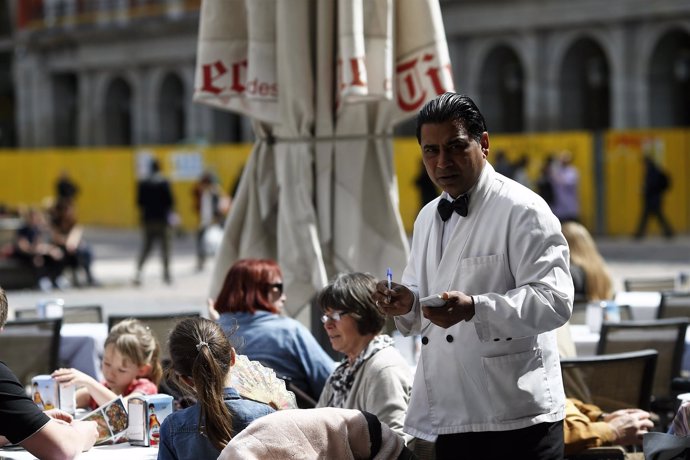 Bar, bares, gente, personas, persona, hostelería, turismo en Madrid, turistas