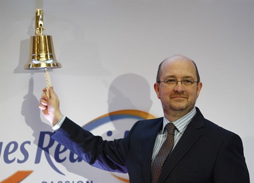 Toque de campana del consejero delegado de Parques Reunidos, Fernado Eiro