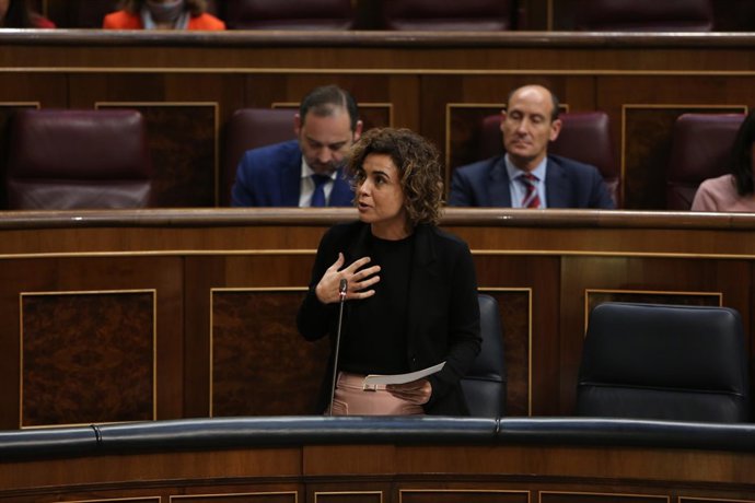 Dolors Montserrat en la sesión de control en el Gobierno
