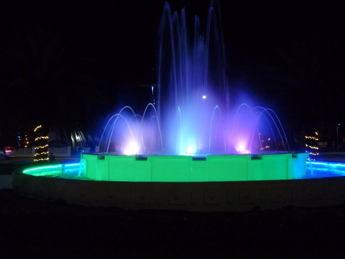 Fotos de la reinauguración de la fuente de la Plaza de Carlos V