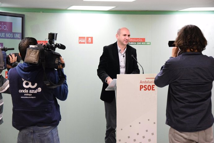 Conejo en rueda de prensa PSOE-A diputación 