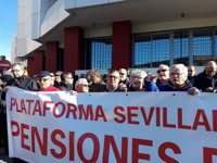 Llamada a una "perspectiva transversal" en la manifestación sevillana en defensa de las pensiones