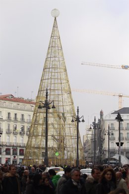 Árbol De Navidad, Fiestas Navideñas, Puerta Del Sol De Madrid, Nochevieja