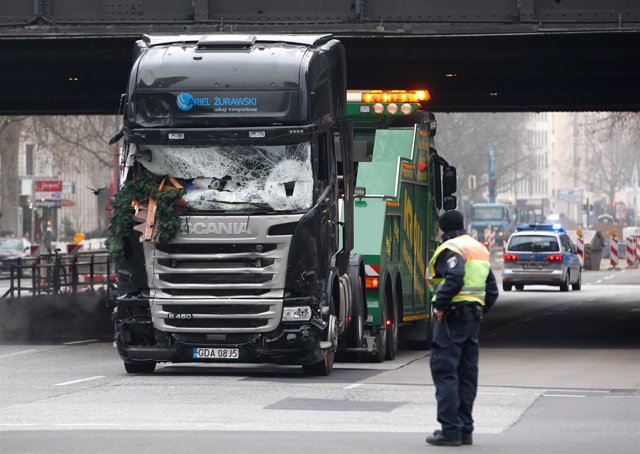 El camión que se precipitó contra un mercado navideño en Berlín