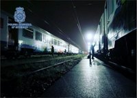 Detenidos cinco grafiteros que paraban los trenes para pintarlos