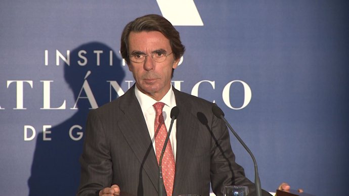 Aznar: "Lleva algún tiempo poner a cada uno en su sitio"
