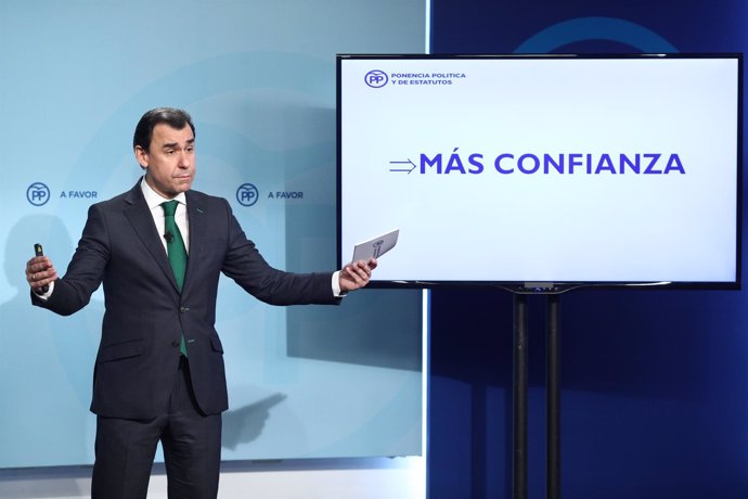 Fernando Martínez Maillo presenta las líneas básicas de la Ponencia Política 