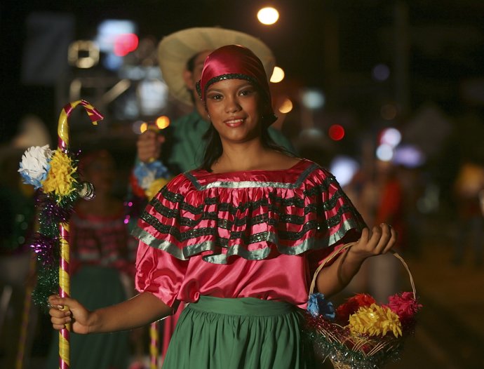 ¿Cómo Visten Los Iberoamericanos En Navidad?