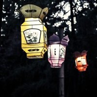 Madrid Río da la bienvenida al solsticio de invierno con un pasacalles de farolillos