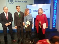 Mercedes Fernández (PP) "respeta" la decisión de Aznar y destaca el "buen liderazgo" de Rajoy