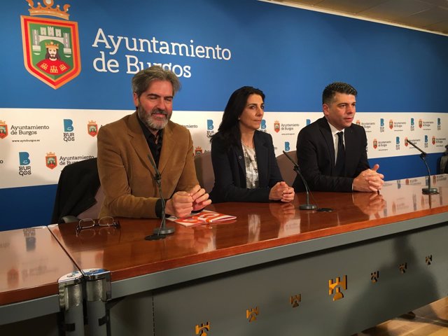 De izquierda a derecha, jesus Ortego, Gloria Bañeres y Vicente Marañón .