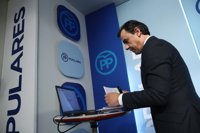 Maíllo: "Me produce náuseas que algunos extremistas acusen a Merkel de los asesinatos"