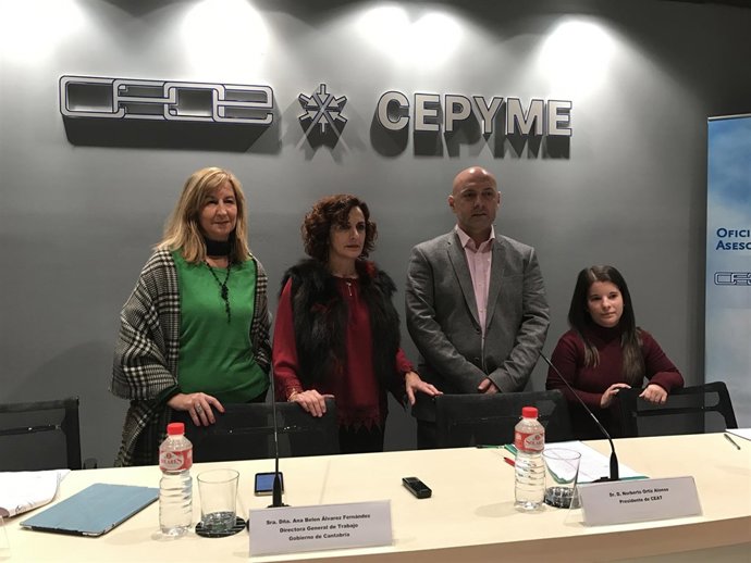 Representantes de ATA, CEAT y UTAC con la directora general de Trabajo