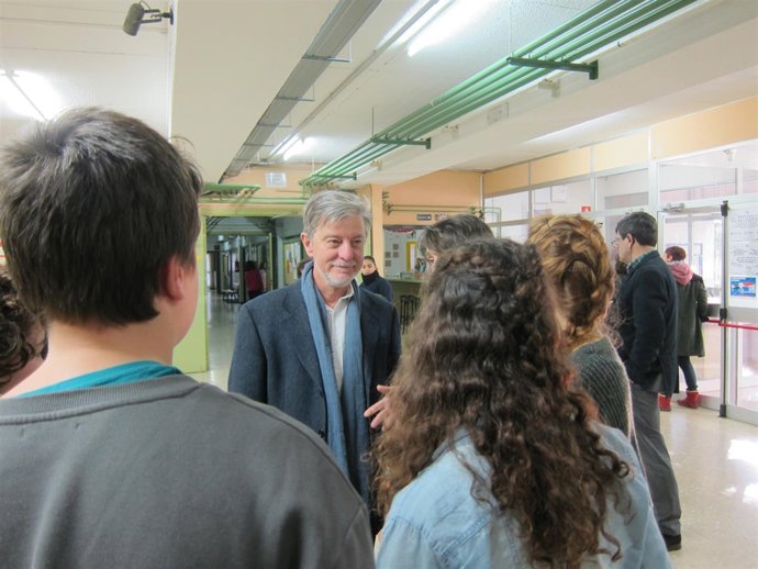 El alcalde con alumnos el IES Blecua