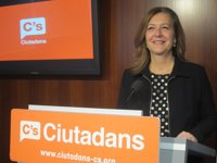 Mejías (C's) ve a Colau "en el independentismo" al acudir a la cumbre del referéndum