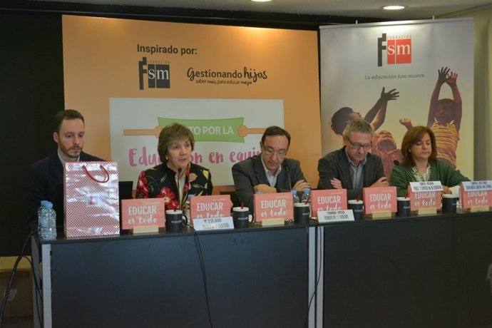 Pacto por la Educación en equipo, Fundación SM y Gestionando Hijos
