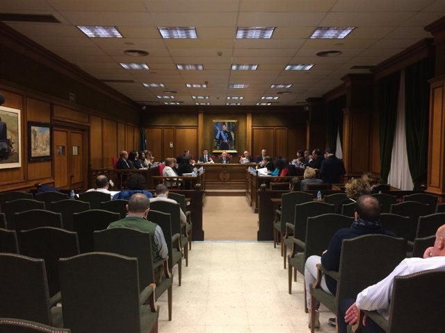 Luz verde al presupuesto de 2017, en un pleno no exento de polémica.