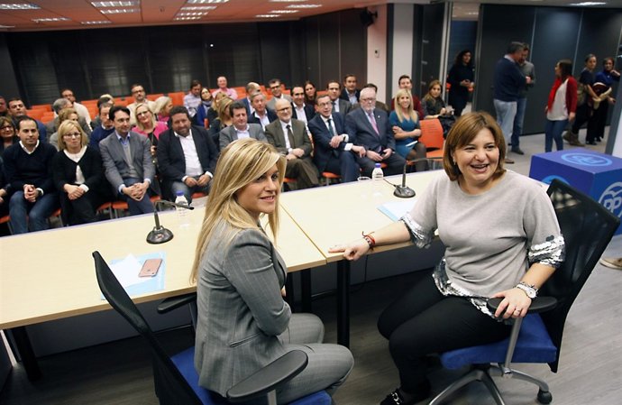 Eva Ortiz e Isabel Bonig en la Junta Directiva Regional del PPCV
