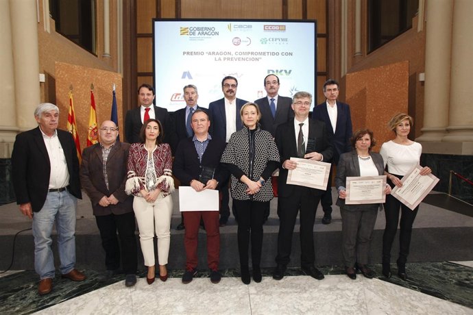 Gastón entrega premios de seguridad laboral del ISSLA